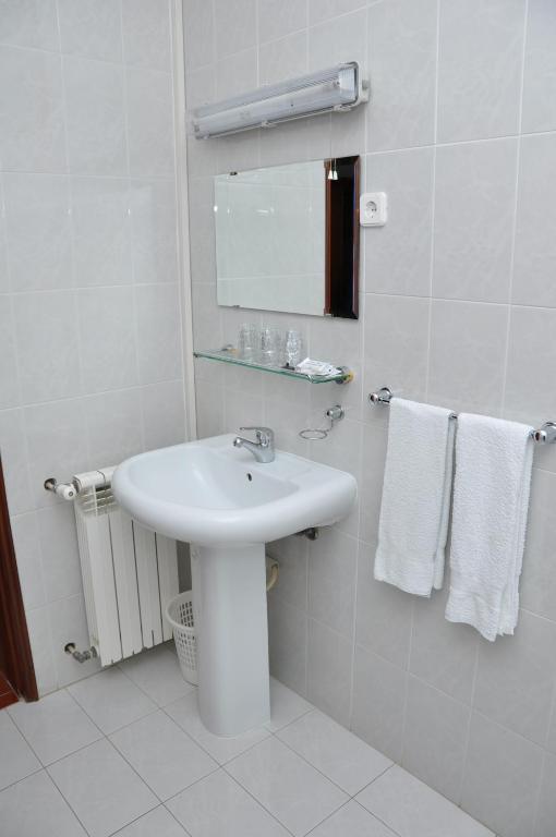 Hotel Rota Malhoa Фигейро дос Виньос Стая снимка